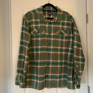 Patagonia Men’s Organic Cotton Flannel Long-Sleeved Shirt